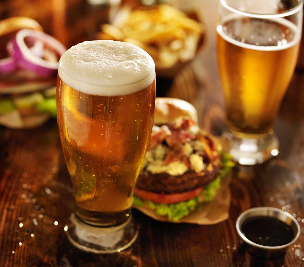 ¿Qué alimentos son perfectos para acompañar con nuestras cervezas?