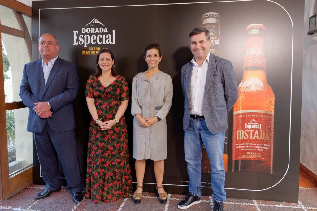 Compañía Cervecera celebra la vuelta a la normalidad con empresarios de hostelería de Las Palmas