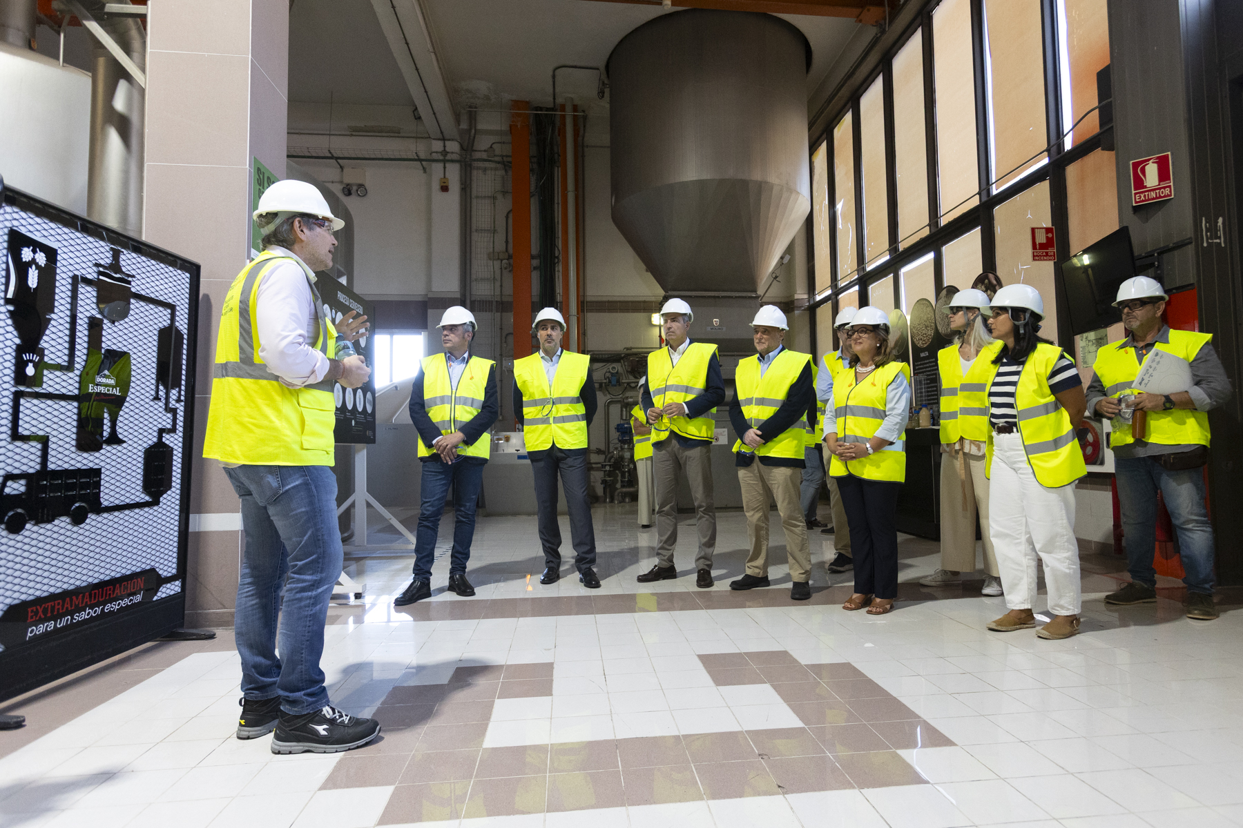 Cervecera de Canarias reconoce a más de 40 agricultores y ganaderos por su apuesta por la sostenibilidad